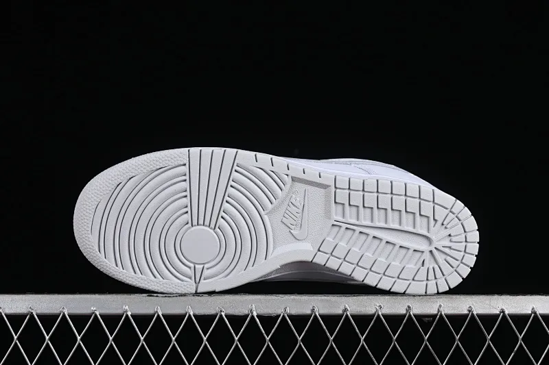 All Categories Nk SB Dunk Series Nk SB Dunk Low Low-top sneakers Nk SB Dunk Low All-white color Low-top casual sports skateboard shoes DV0831-101